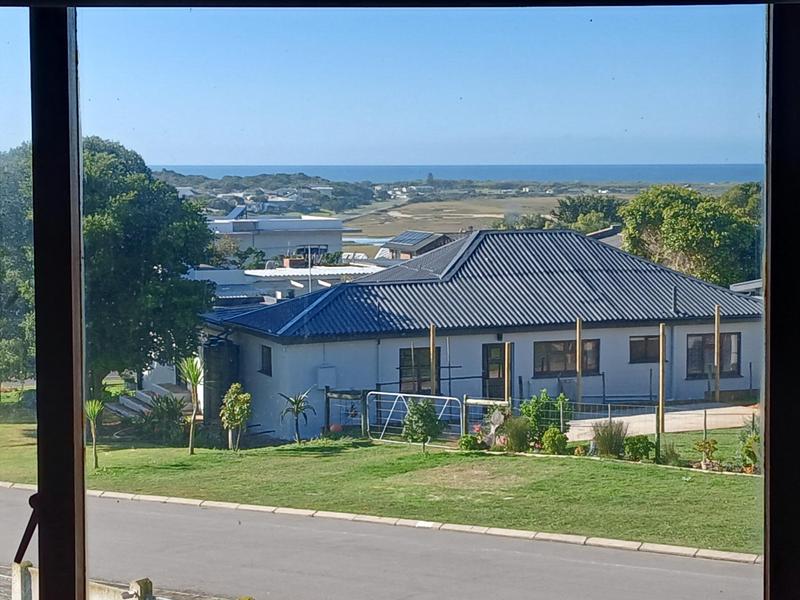 5 Bedroom Property for Sale in Stilbaai Wes Western Cape